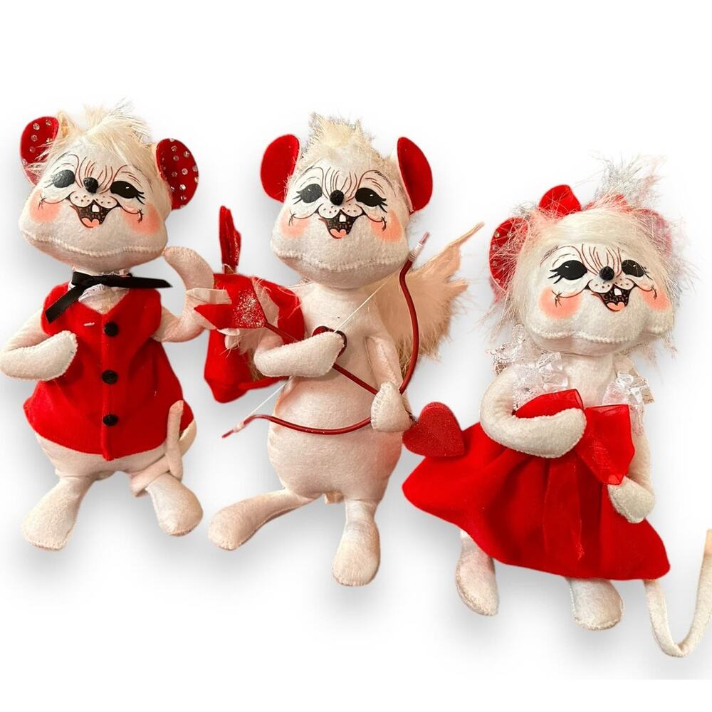 Annalee Hope Valentine Seasonal Collectible Cupid Mobilitee White Mice Mouse